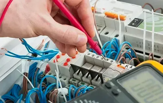 Professional electrician in Streatham